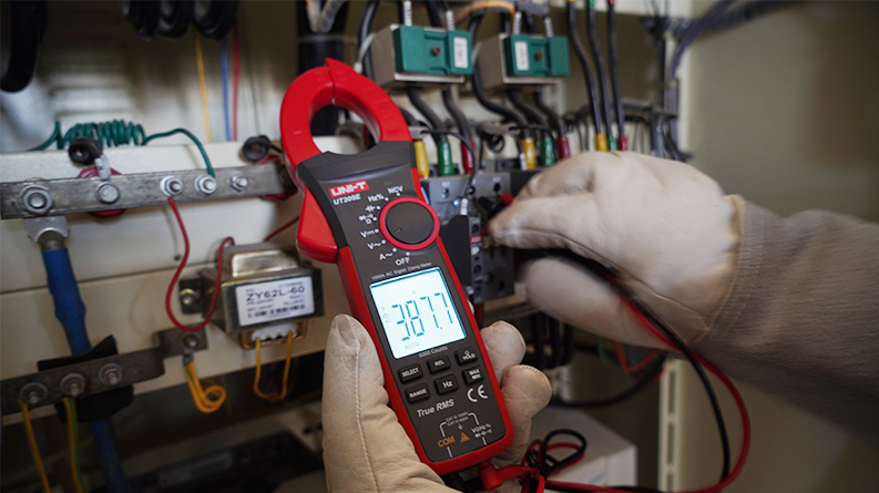 Voltage measurement