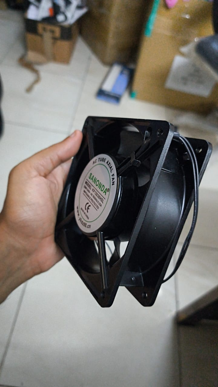 SANONDA KF12038HSL 220-240V AC Axial Fan 120x120x38mm 0.22A 2P 2 مروحة SANONDA KF12038HSL محورية AC مقاس 120x120x38 مم من الجانب